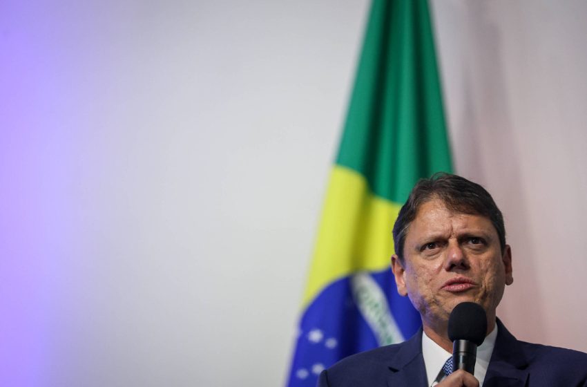  Tarcísio de Freitas recusa pedido de Bolsonaro para candidatar-se à Presidência