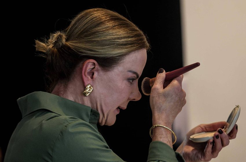  Gleisi Hoffmann aumenta pressão por Haddad candidato e reforça união partidária