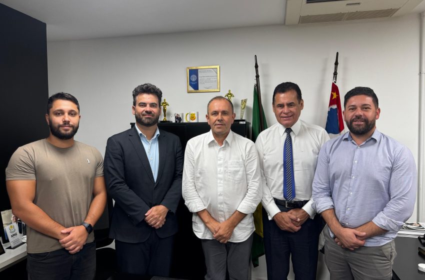  Comissão de São Lourenço da Serra é recebida na Alesp