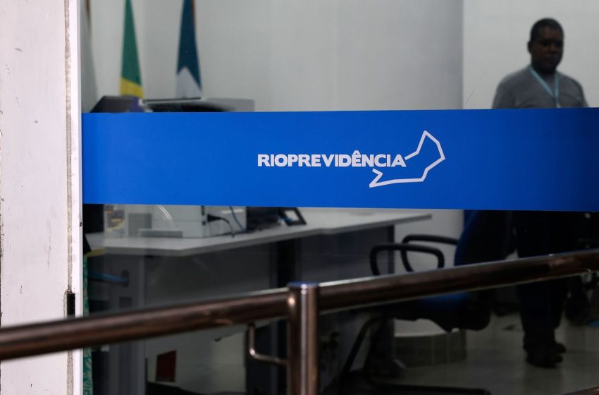  Cláudio Castro exonera presidente da Rioprevidência após operação da PF