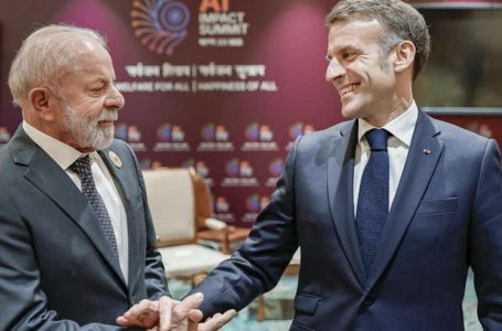 Lula e Macron se encontraram na Índia, onde participam da da Cúpula Mundial de Inteligência Ar…