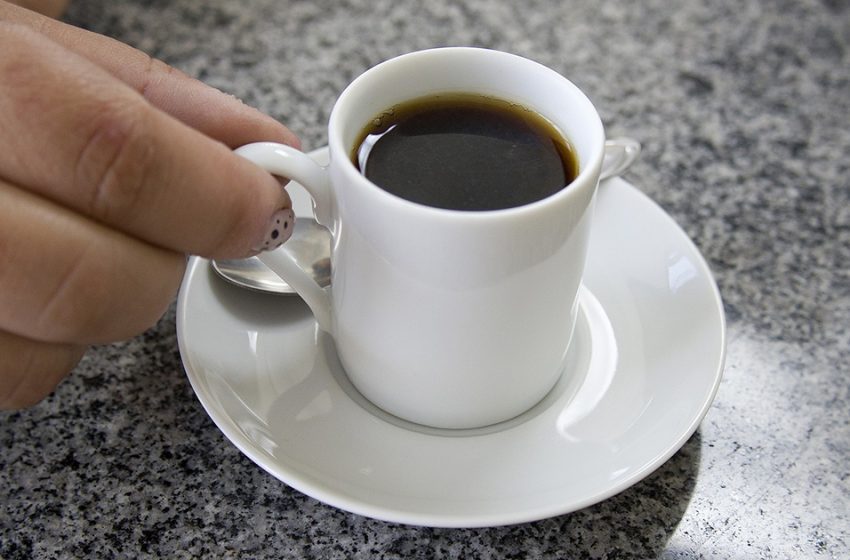  Café e ressaca: aliado ou vilão? Entenda os cuidados necessários