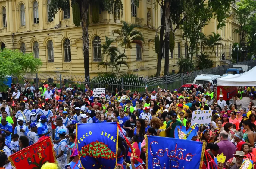  Folia em São Paulo segue durante todo o fim de semana