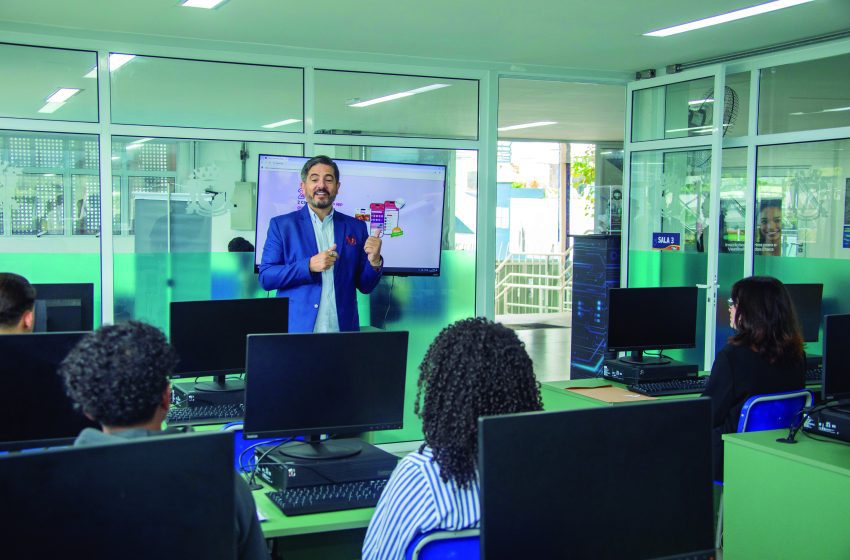  Empresa de tecnologia busca Fábrica de Programadores de Santana de Parnaíba para contratações