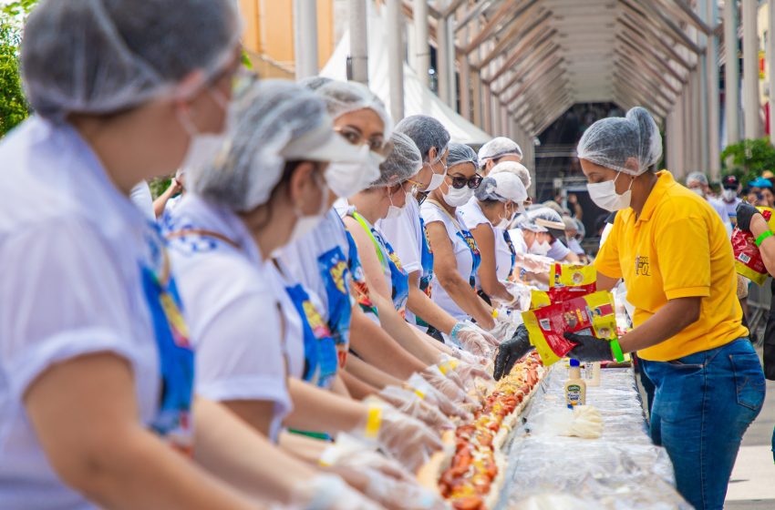  Cachorro-quente de 64 metros marca aniversário de Osasco