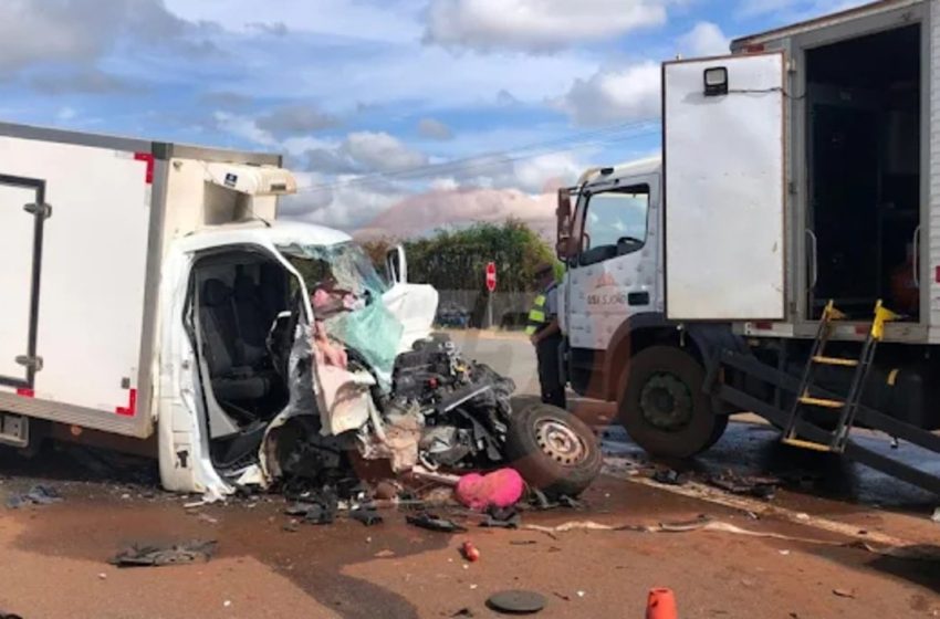  Colisão grave entre caminhões na SP-191 deixa um ferido em Araras