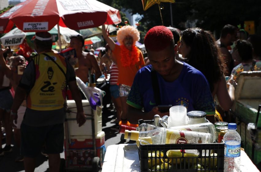  Ambulantes formalizados como MEI aumentam 45% até 2025