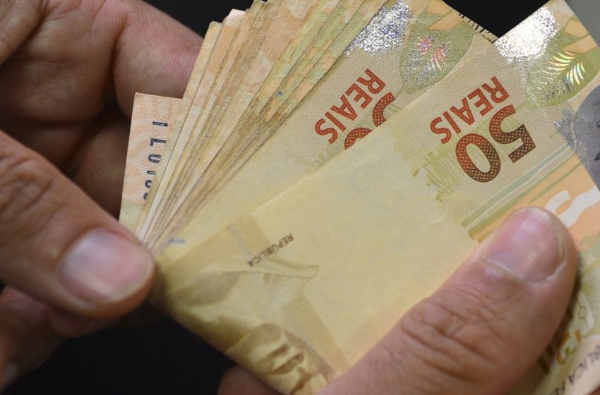  Renda per capita no Brasil alcança R$ 2.316, revelando disparidades regionais