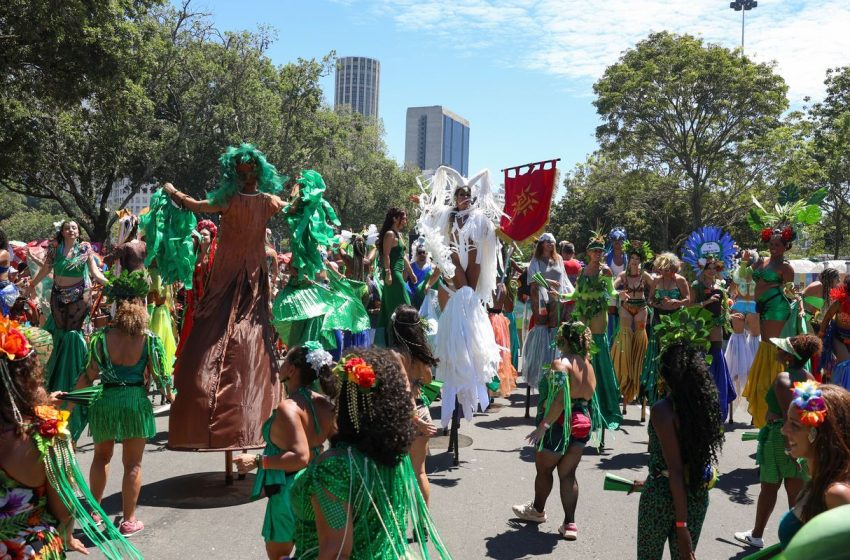  Carnaval 2026 projeta movimentação recorde de R$ 18,6 bilhões no Brasil