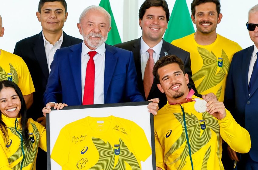  Presidente Lula recebe atletas Paralímpicos de Inverno após conquistas históricas