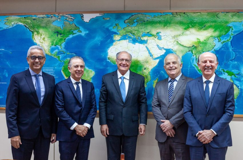  Rubens Furlan é recebido, em Brasília, pelo vice-presidente da república e pela cúpula nacional do PSB