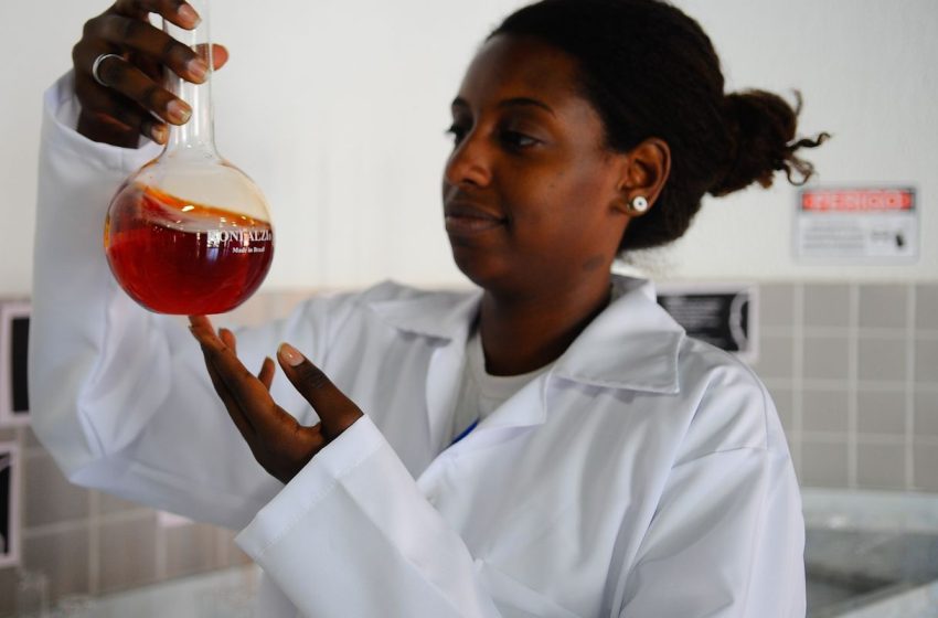  Mulheres na ciência: crescimento de 29% em produções científicas