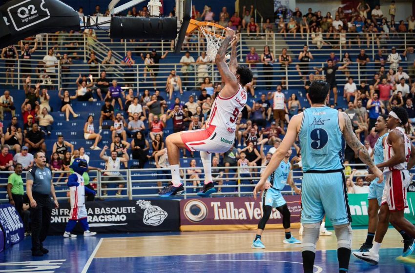  Lucas Dias expressa emoção ao jogar no Ginásio do Ibirapuera