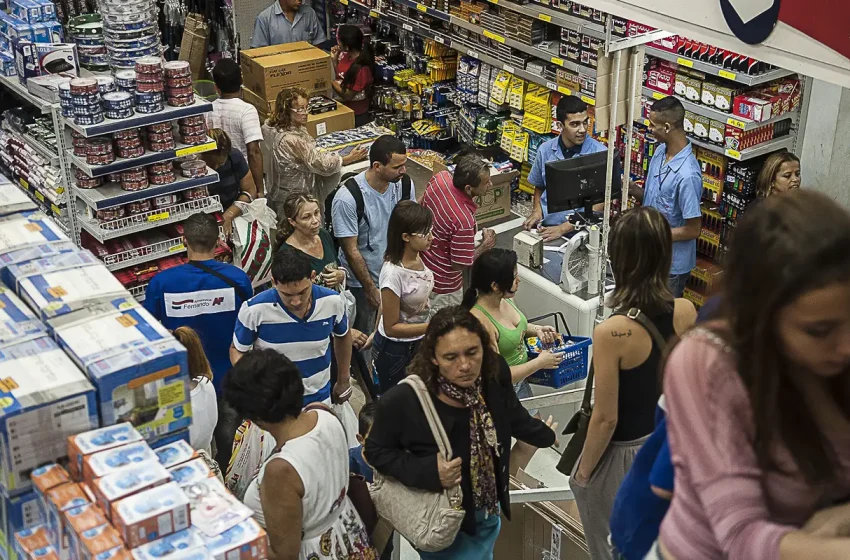 Varejo brasileiro cresce 0,4% em janeiro e atinge recorde histórico