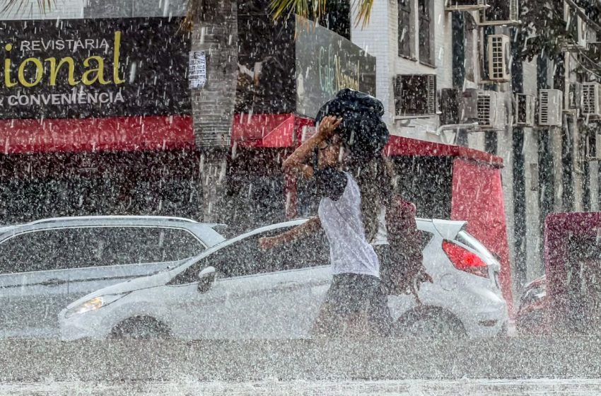  Alerta laranja de chuva abrange Distrito Federal e dez estados