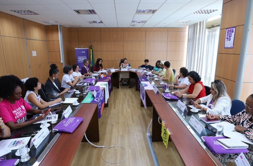  Movimento feminista protesta contra escala 6×1 e violência global