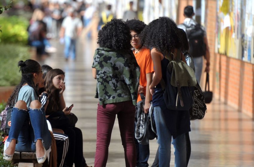  Ensino superior: matrículas crescem e EAD ultrapassa presencial no país