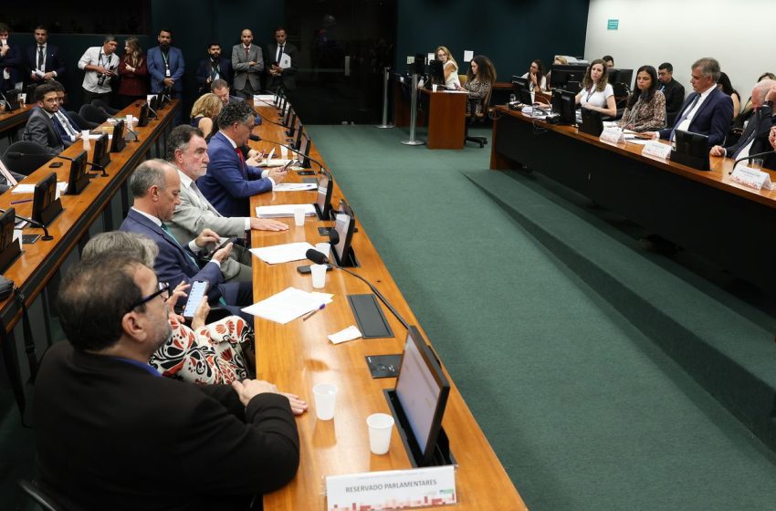  PEC da escala 6×1 gera intenso debate sobre trabalho e produtividade