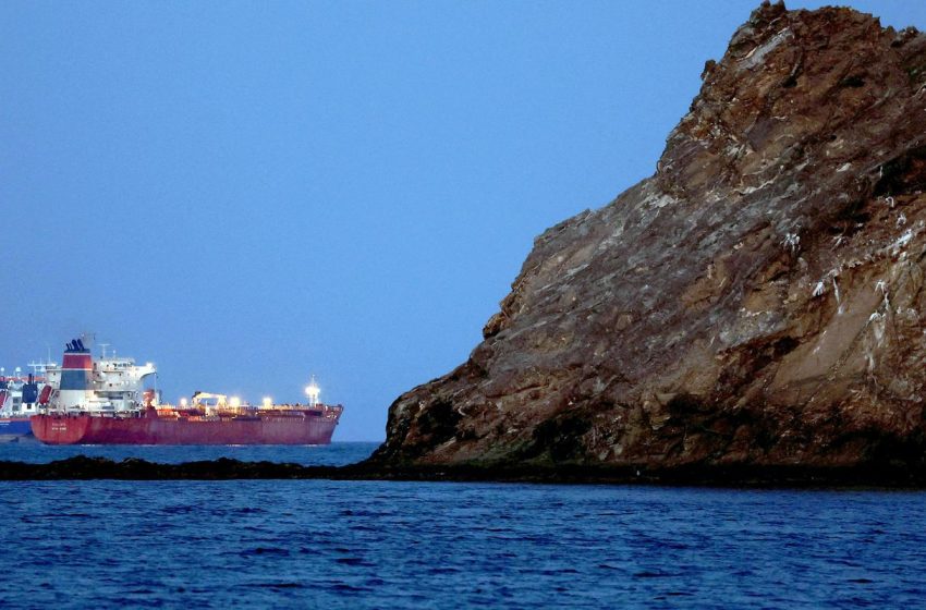  Irã ameaça bloquear comércio marítimo global após cerco naval dos EUA