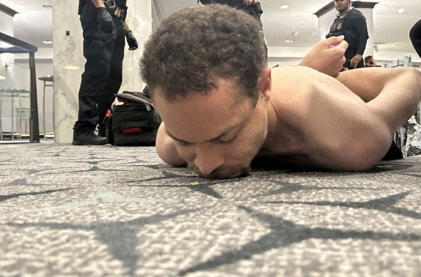  Homem acusado formalmente de tentar matar o presidente dos Estados Unidos