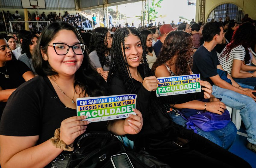  Santana de Parnaíba inicia cursinho pré-vestibular gratuito para mais de 700 estudantes da rede pública