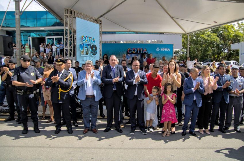  Solenidade cívica marca início das comemorações dos 170 anos de Cotia