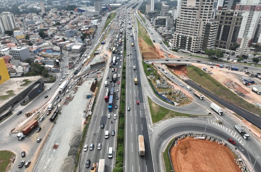  ViaOeste realiza operação para lançamento de vigas na Castello Branco (SP-280), em Barueri