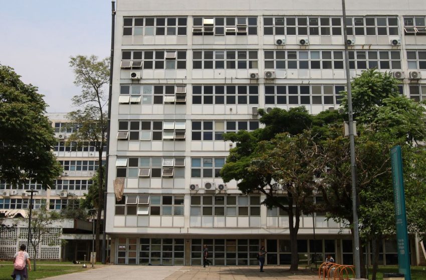  Funcionários da USP encerram greve Após acordo com a reitoria