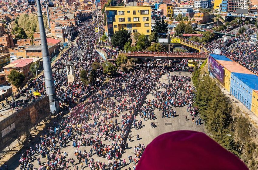  A Bolívia enfrenta onda de bloqueios e marchas em La Paz