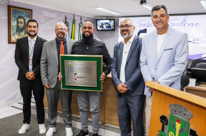  Barbearia com sete unidades em Osasco é homenageada pela Câmara