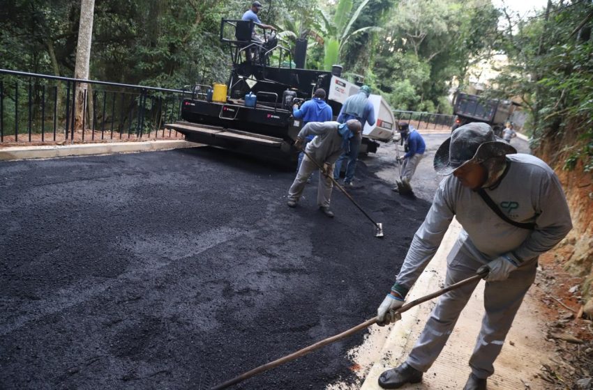  Cotia realiza recapeamento asfáltico e diversas obras de infraestrutura nas ruas da cidade
