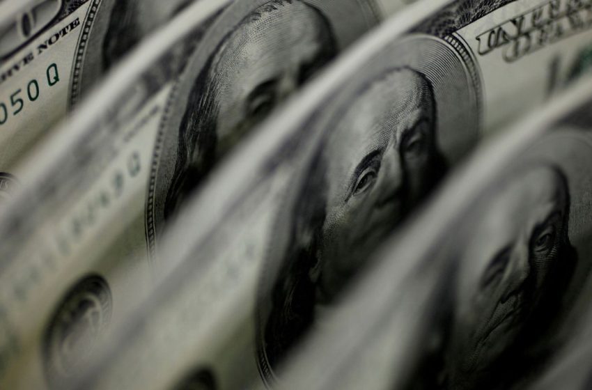  Mercados Reagem à Tensão Global: Dólar em Alta, Bolsa Interrompe Ganhos e Petróleo Dispara