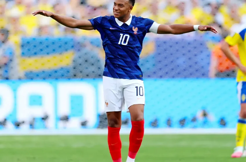  França Vence Suécia por 3 a 0 com Dois de Mbappé e Garante Vaga Antecipada nas Oitavas da Copa