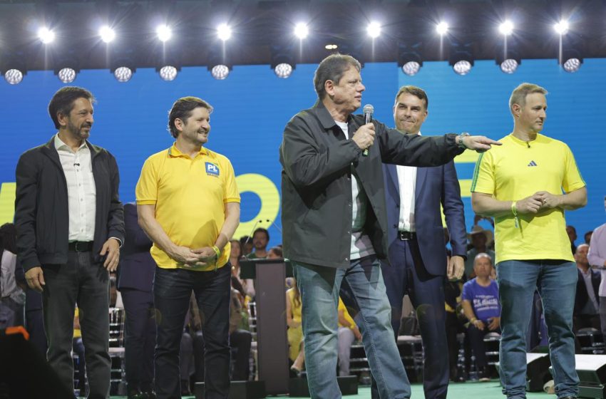  Tarcísio participa da convenção nacional do PL e reforça apoio ao palanque nacional