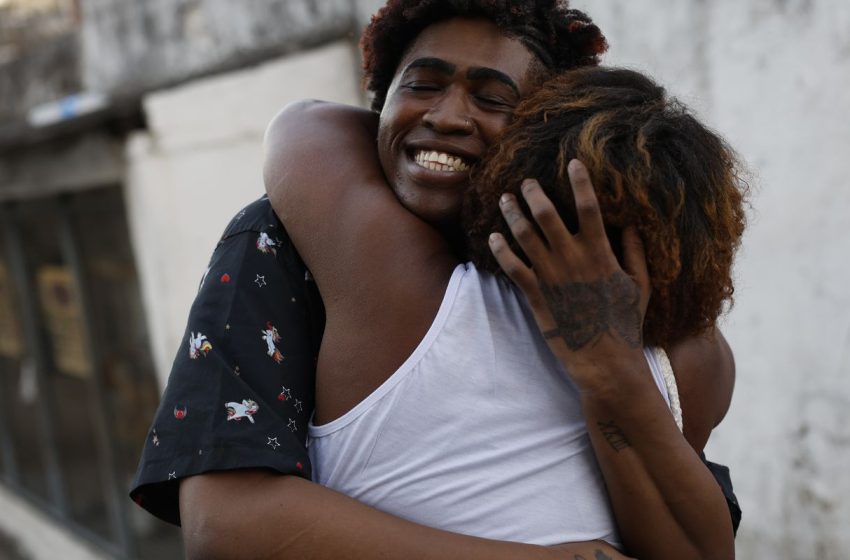  O Abraço de Gerações: O Profundo Laço entre Avós e Netos no Coração das Famílias Brasileiras