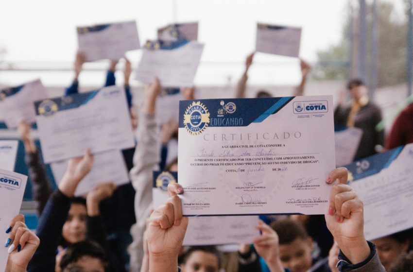 Famílias marcam a formatura de mais 550 alunos no Projeto Educando em Cotia