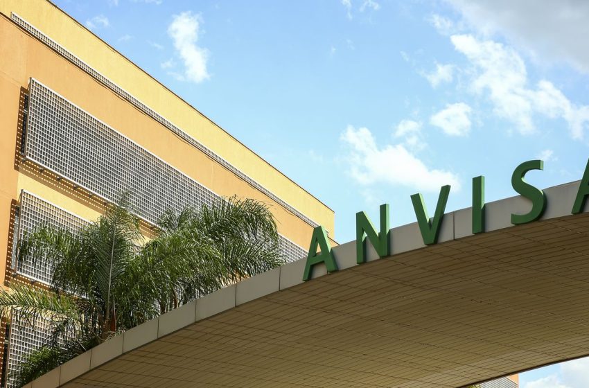  Anvisa Proíbe 11 Chás e Cápsulas Emagrecedoras sem Registro e Alerta para Riscos à Saúde