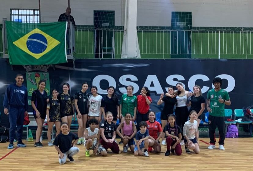 Osasco oferece aulas gratuitas de handebol para crianças e adolescentes