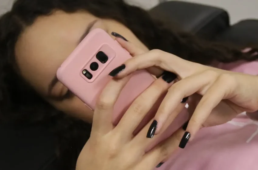  Transparência Digital Obrigatória: Plataformas Têm Prazo para Proteger Crianças e Adolescentes Online