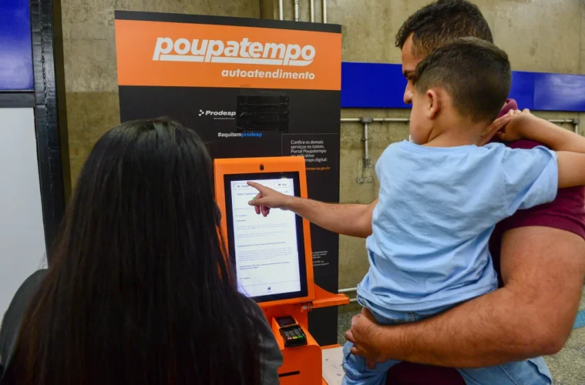  Poupatempo no Metrô: Totens de Autoatendimento Otimizam Acesso a Serviços Essenciais
