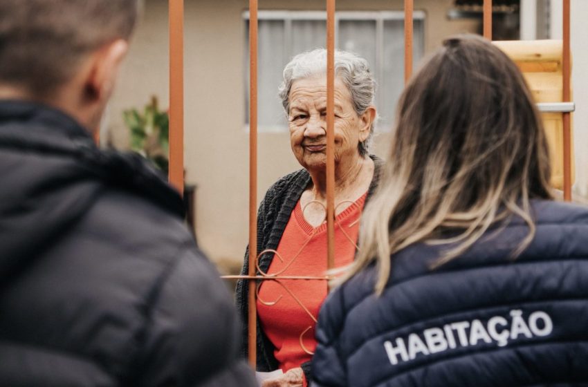  Cajamar inicia selagem de imóveis no DER Gato Preto pelo programa Casa Legal
