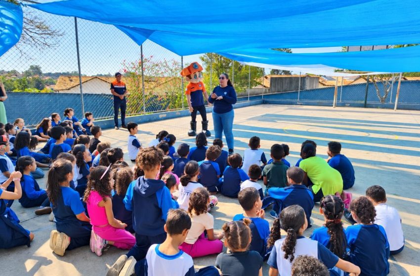  Defesa Civil leva educação climática para quase mil alunos de Cotia