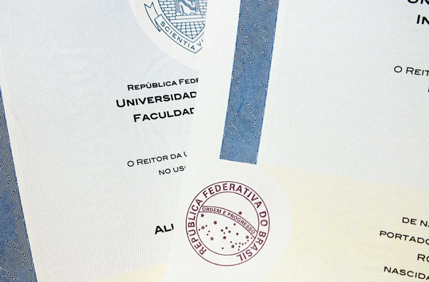  USP Revoluciona Emissão de Diplomas: Transição para o Formato Exclusivamente Digital