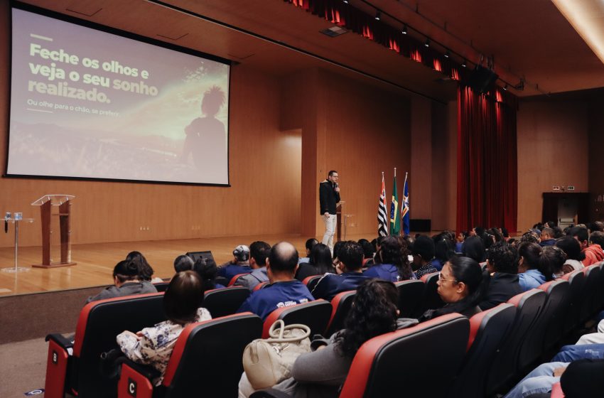  Projeto Crescer: 140 integrantes têm palestra sobre empreendedorismo no CAB em Santana de Parnaíba