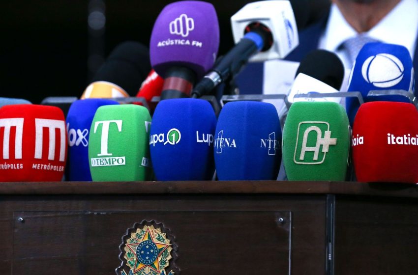  Violência Digital Dispara Contra Jornalistas no Primeiro Turno das Eleições, Revela Relatório