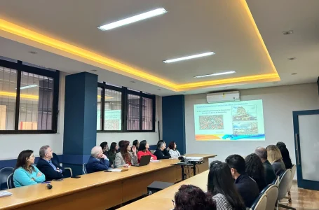 A consulta permite que usuários dos serviços, profissionais de saúde, comunidades do entorno d…