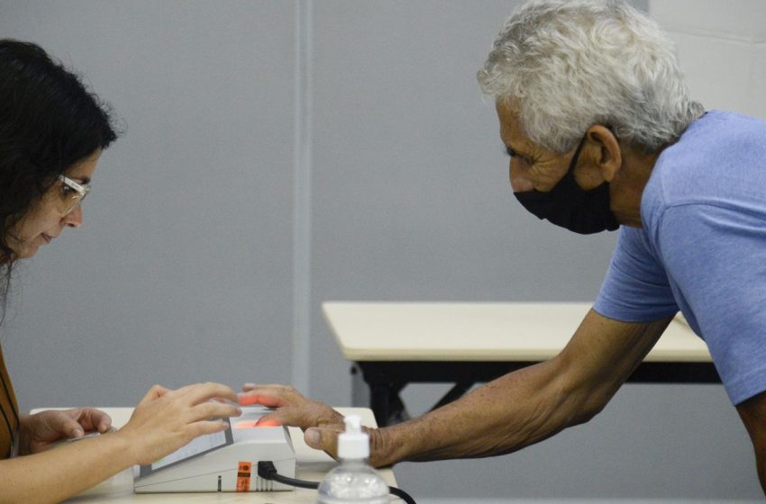  Idosos 70+: O Gigante Eleitoral Adormecido que Pode Decidir Votações no Brasil