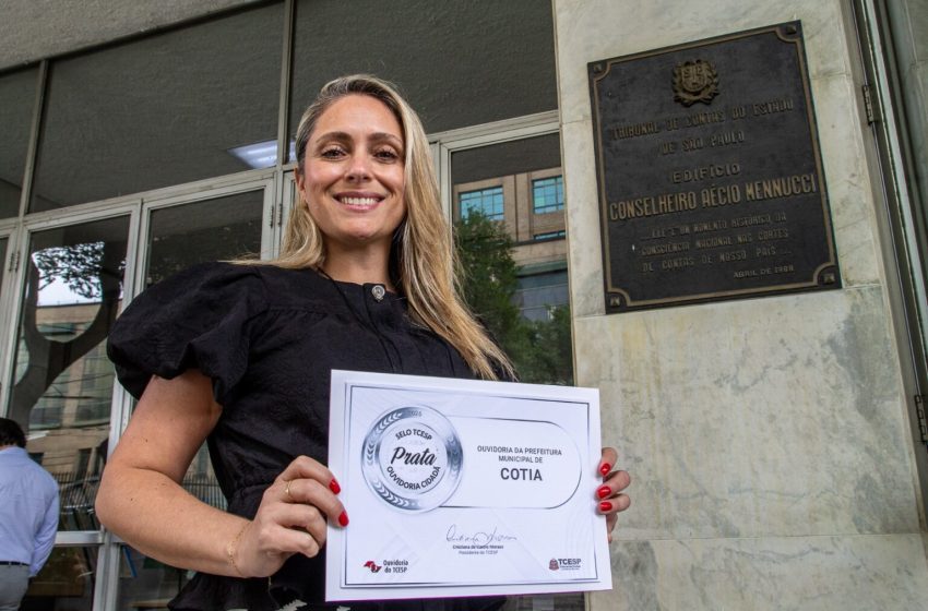  Cotia recebe Selo Prata de Ouvidoria Cidadã do Tribunal de Contas